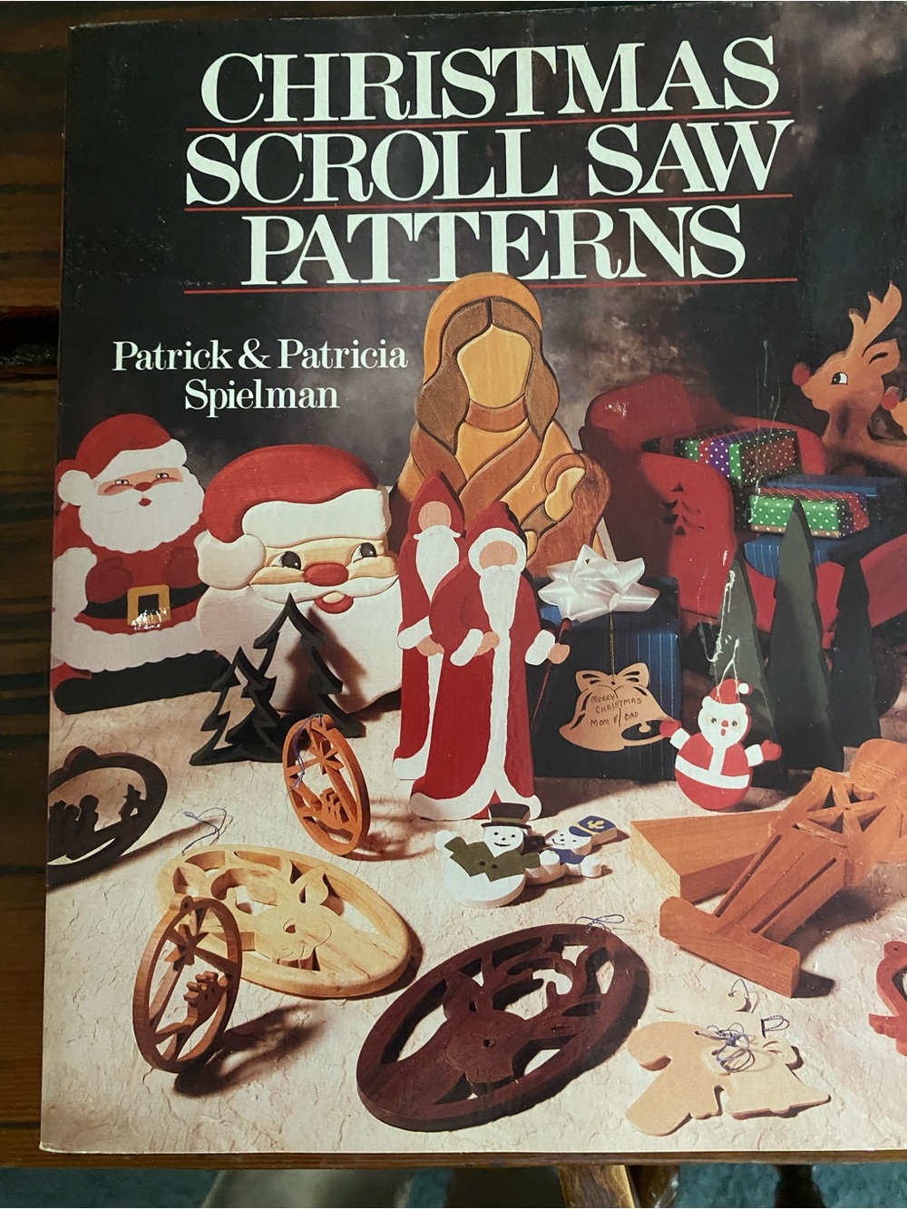 Christmas Scroll Saw Patterns Book - Red & White Holiday Designs-Like new